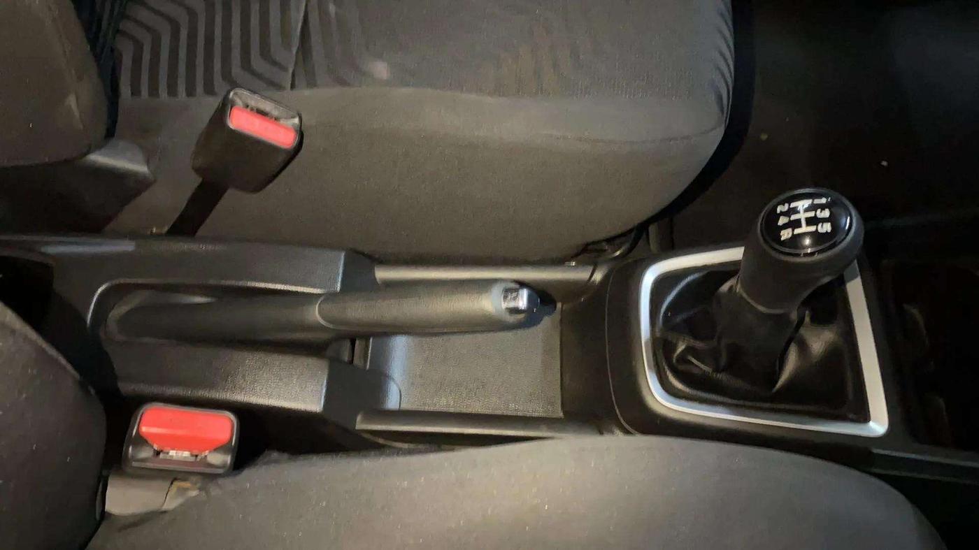 2019 Maruti Swift VXI, Petrol, Manual, 52,011 km, Gear Lever