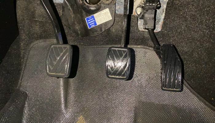 2019 Maruti Swift VXI, Petrol, Manual, 52,011 km, Pedals
