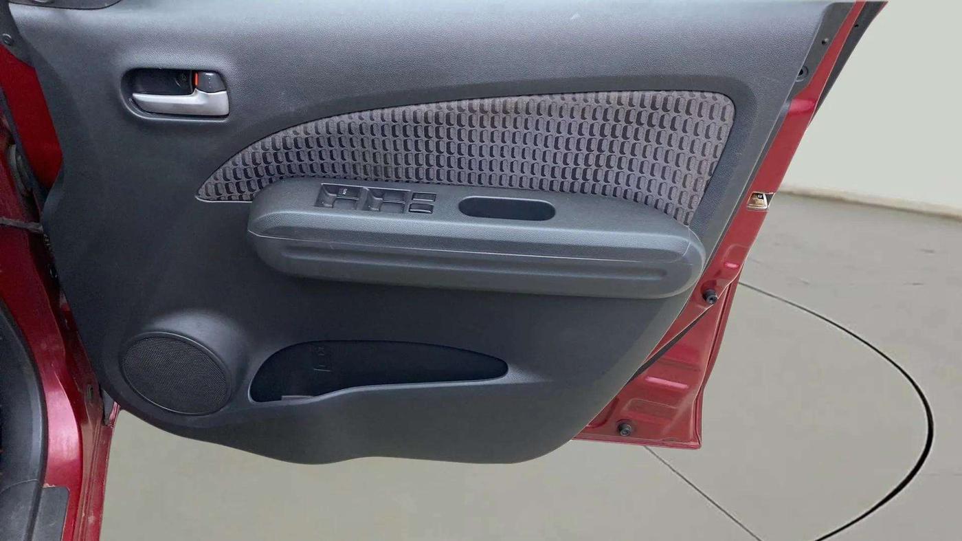 2013 Maruti Ritz VXI, Petrol, Manual, 77,373 km, Driver Side Door Panels Control