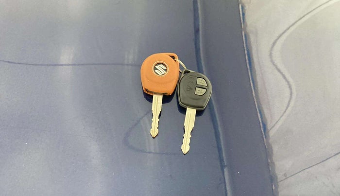 2021 Maruti Swift VXI, Petrol, Manual, 27,384 km, Key Close Up