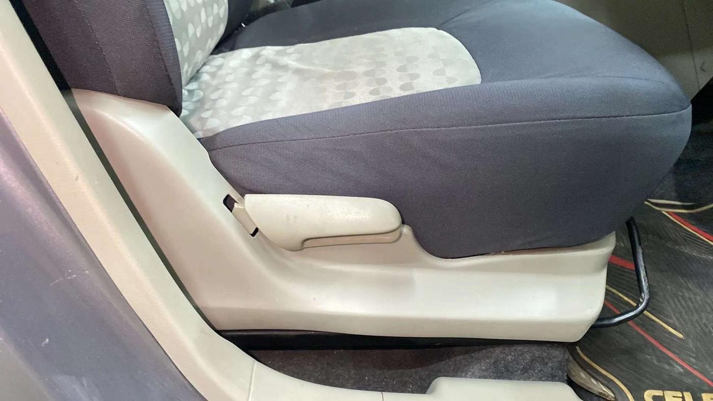 2014 Maruti Celerio VXI, Petrol, Manual, 34,553 km, Driver Side Adjustment Panel