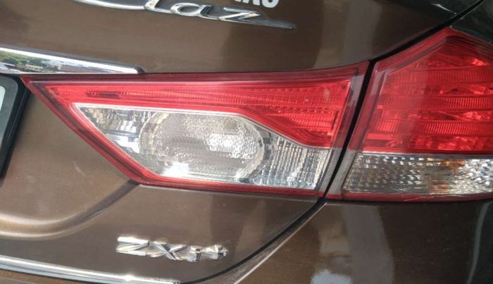 2016 Maruti Ciaz ZXI+, Petrol, Manual, 95,265 km, Right tail light - Minor damage