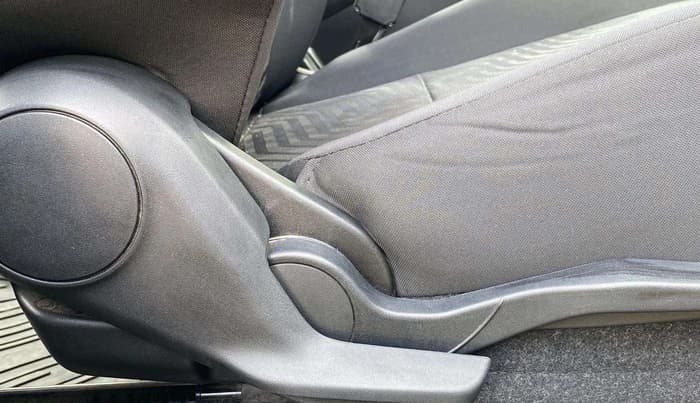 2019 Maruti Swift VXI, Petrol, Manual, 28,423 km, Driver Side Adjustment Panel