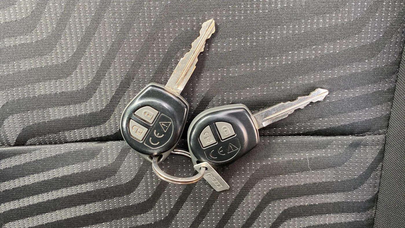2019 Maruti Swift VXI, Petrol, Manual, 28,423 km, Key Close Up