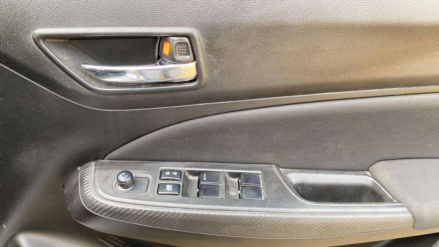 2019 Maruti Swift VXI, Petrol, Manual, 28,423 km, Driver Side Door Panels Control