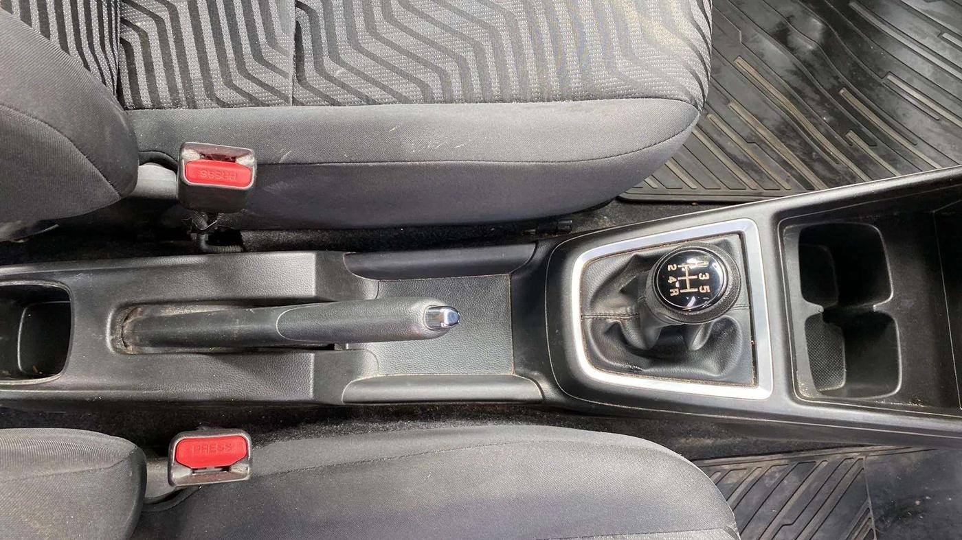 2019 Maruti Swift VXI, Petrol, Manual, 28,423 km, Gear Lever