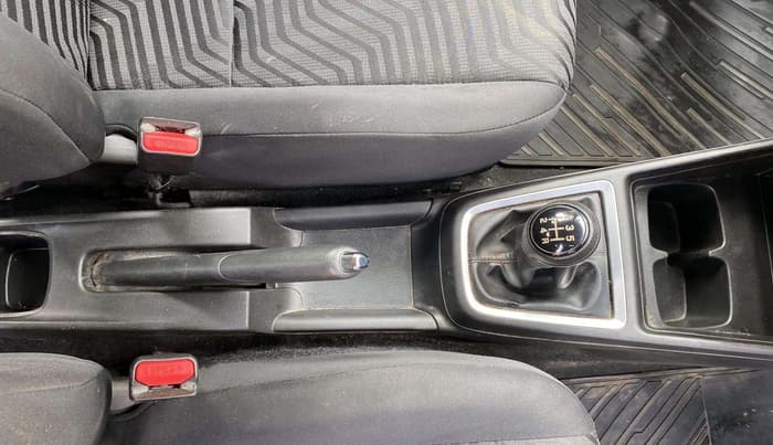 2019 Maruti Swift VXI, Petrol, Manual, 28,423 km, Gear Lever