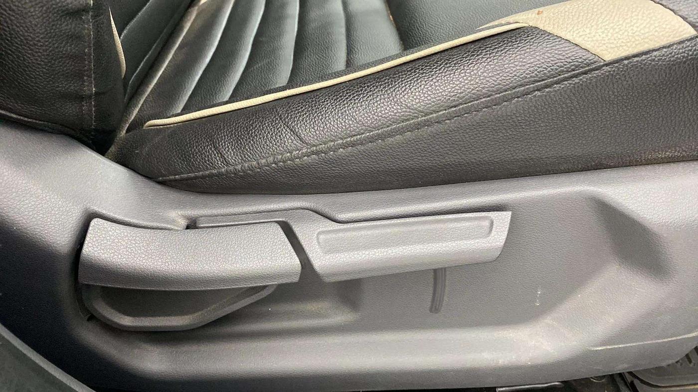 2021 Hyundai GRAND I10 NIOS MAGNA AMT 1.2 KAPPA VTVT, Petrol, Automatic, 9,381 km, Driver Side Adjustment Panel