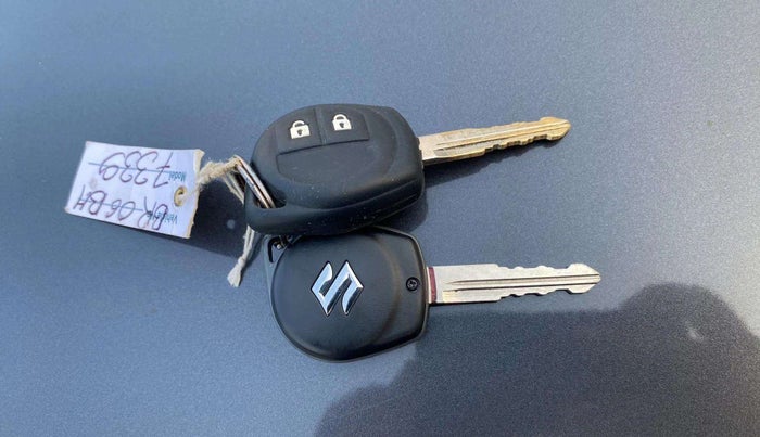 2017 Maruti Swift VXI, Petrol, Manual, 37,240 km, Key Close Up