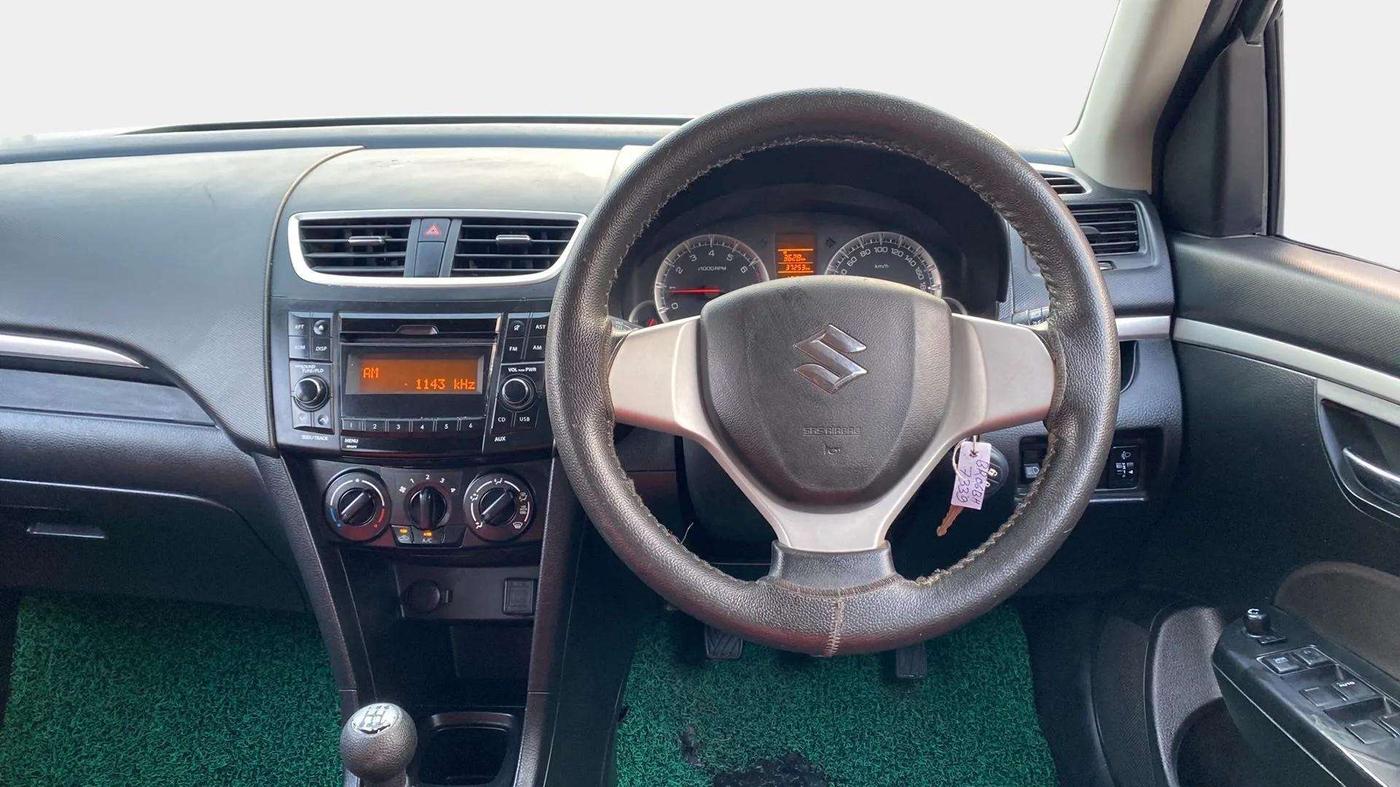 2017 Maruti Swift VXI, Petrol, Manual, 37,240 km, Air Conditioner