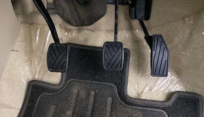 2019 Maruti Ertiga VXI SHVS, Petrol, Manual, 10,931 km, Pedals