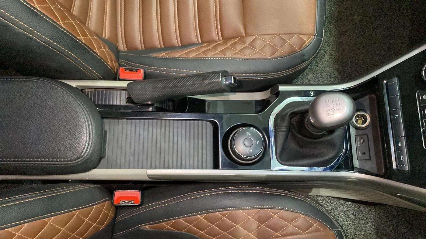 2018 Tata NEXON XZ PLUS PETROL, Petrol, Manual, 72,283 km, Gear Lever
