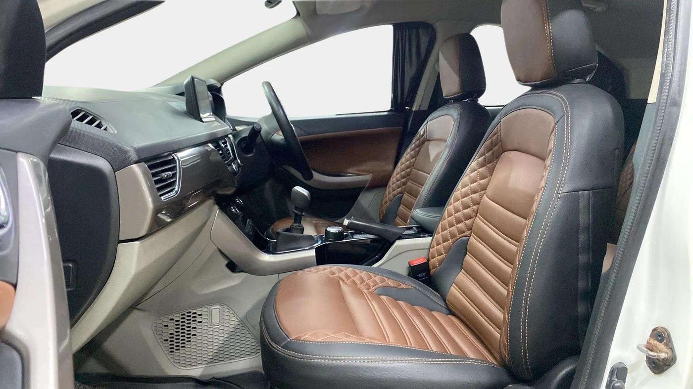2018 Tata NEXON XZ PLUS PETROL, Petrol, Manual, 72,283 km, Right Side Front Door Cabin