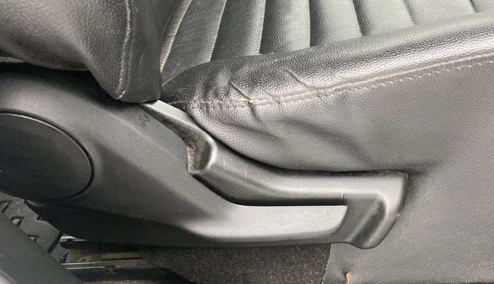 2017 Maruti IGNIS DELTA 1.2, Petrol, Manual, 32,591 km, Driver Side Adjustment Panel
