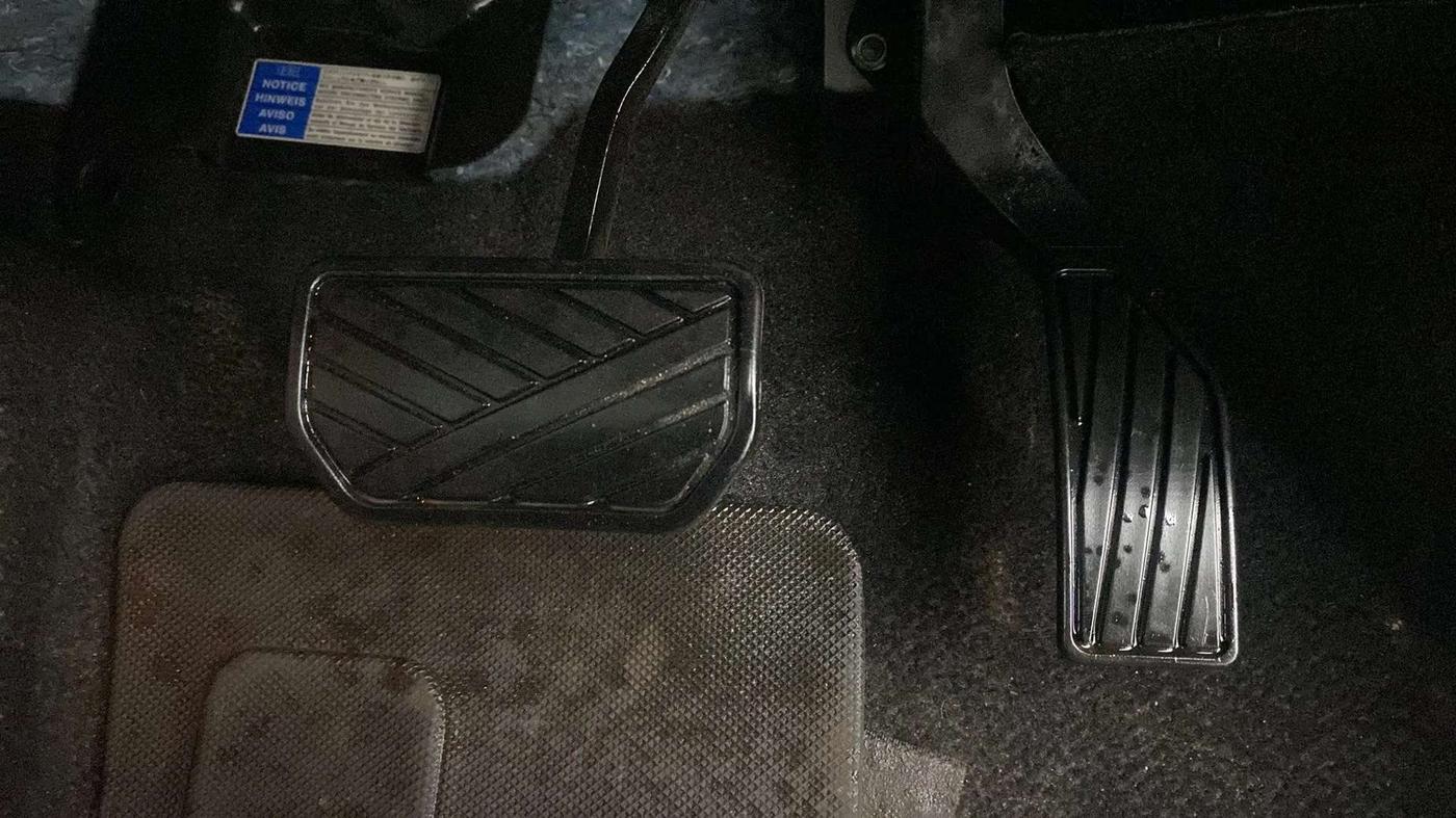 2020 Maruti Vitara Brezza ZXI PLUS AT SHVS, Petrol, Automatic, 8,393 km, Pedals