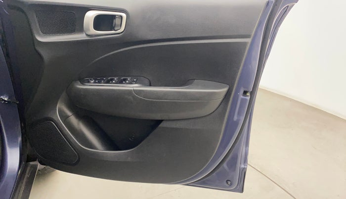 2021 Hyundai VENUE SX 1.0 TURBO IMT, Petrol, Manual, 20,114 km, Driver Side Door Panels Control