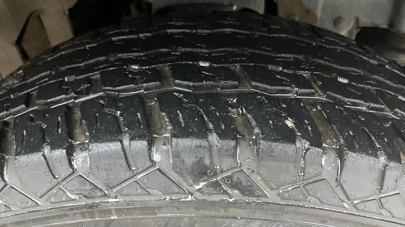 2022 Mahindra Thar LX PETROL HT 4WD AT, Petrol, Automatic, 57,195 km, Right Front Tyre Tread