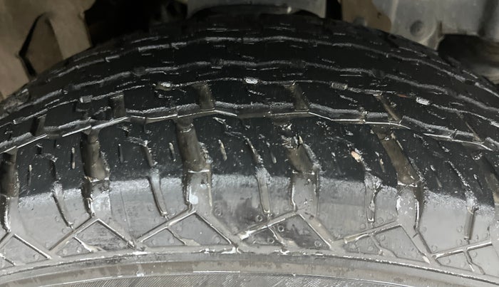 2022 Mahindra Thar LX PETROL HT 4WD AT, Petrol, Automatic, 57,195 km, Right Front Tyre Tread