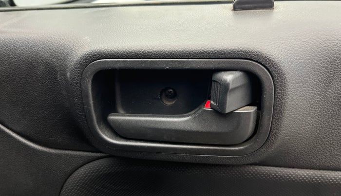 2022 Mahindra Thar LX PETROL HT 4WD AT, Petrol, Automatic, 57,195 km, Driver Side Door Panels Control