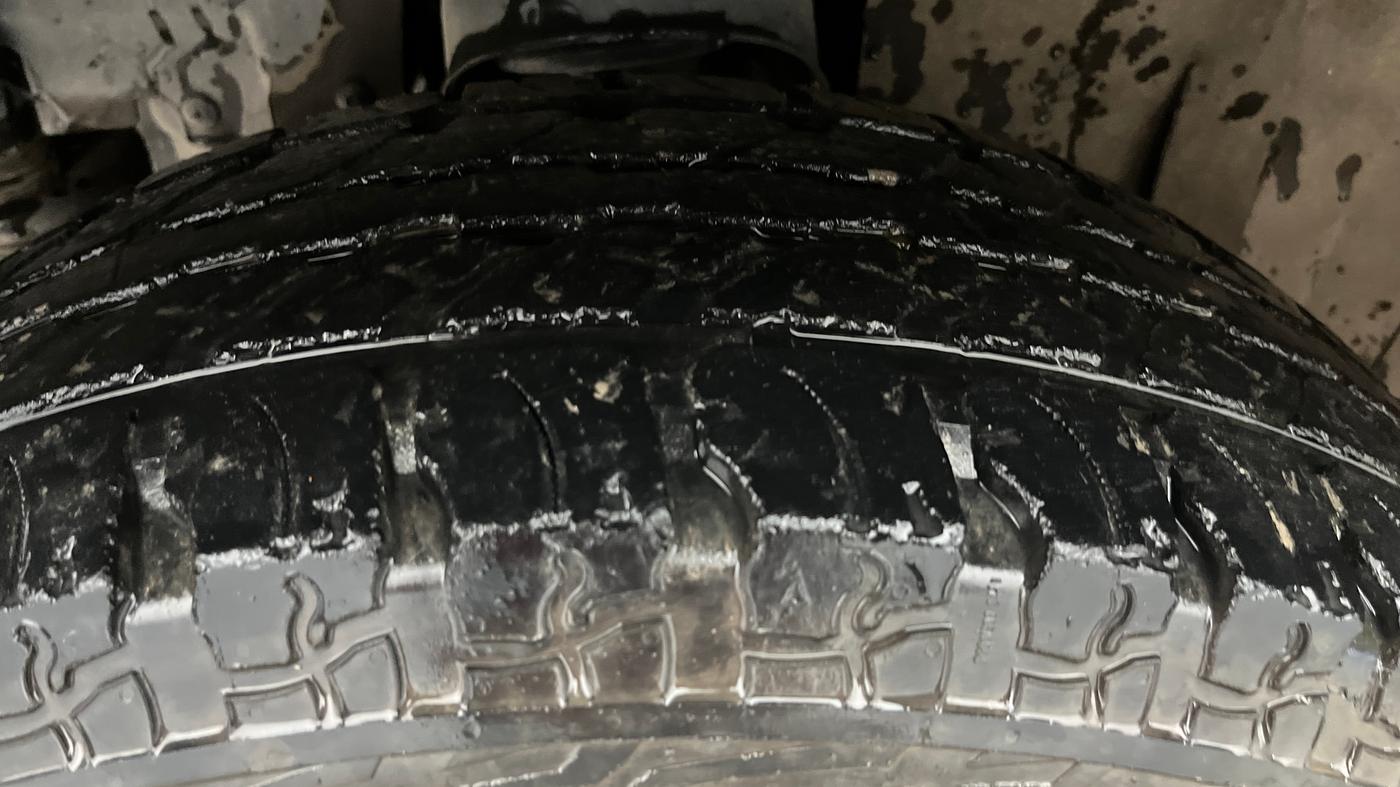 2022 Mahindra Thar LX PETROL HT 4WD AT, Petrol, Automatic, 57,195 km, Left Front Tyre Tread