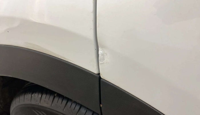 2021 Mahindra XUV700 AX 5 P MT 5 STR, Petrol, Manual, 65,709 km, Right rear door - Slightly dented