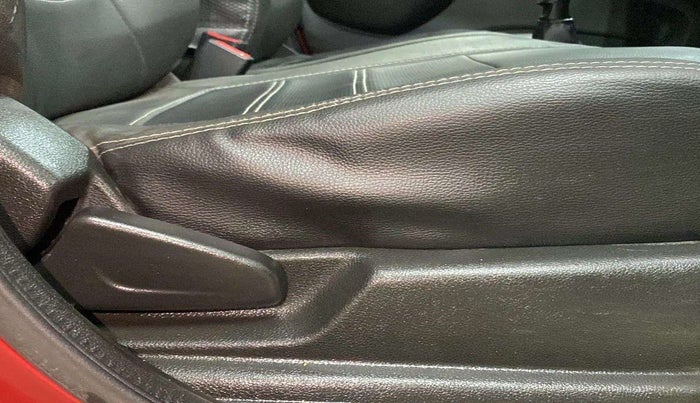 2017 Renault Kwid RXT 0.8, Petrol, Manual, 31,289 km, Driver Side Adjustment Panel