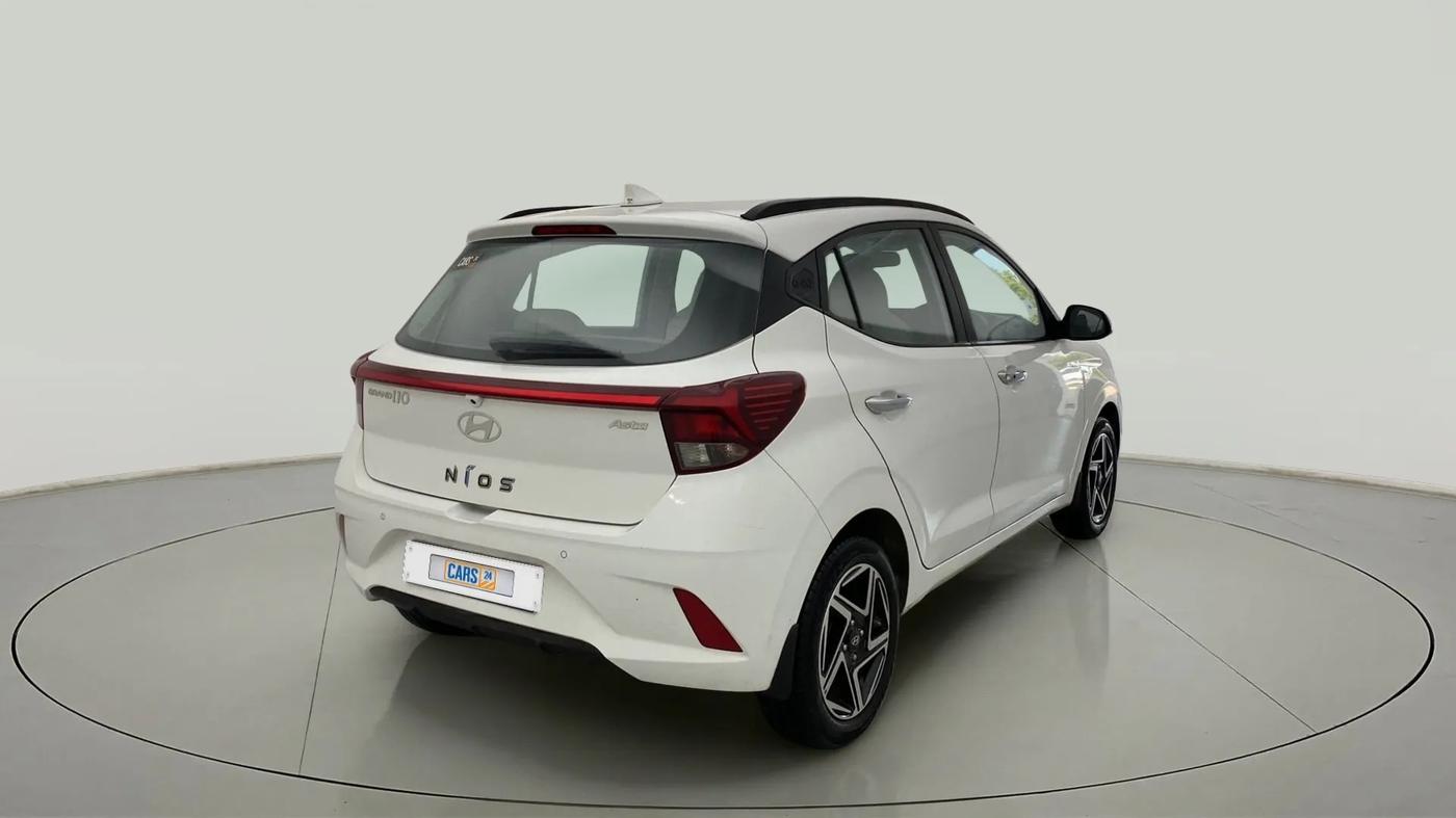 2023 Hyundai GRAND I10 NIOS ASTA AMT 1.2 KAPPA VTVT, Petrol, Automatic, 13,612 km, Right Back Diagonal