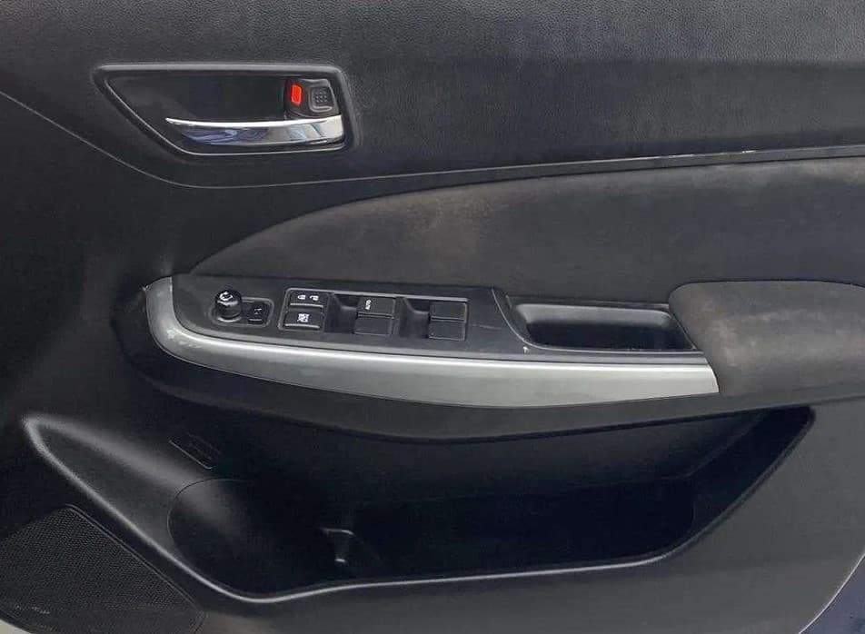 2018 Maruti Swift ZXI PLUS, Petrol, Manual, 42,426 km, Driver Side Door Panels Control