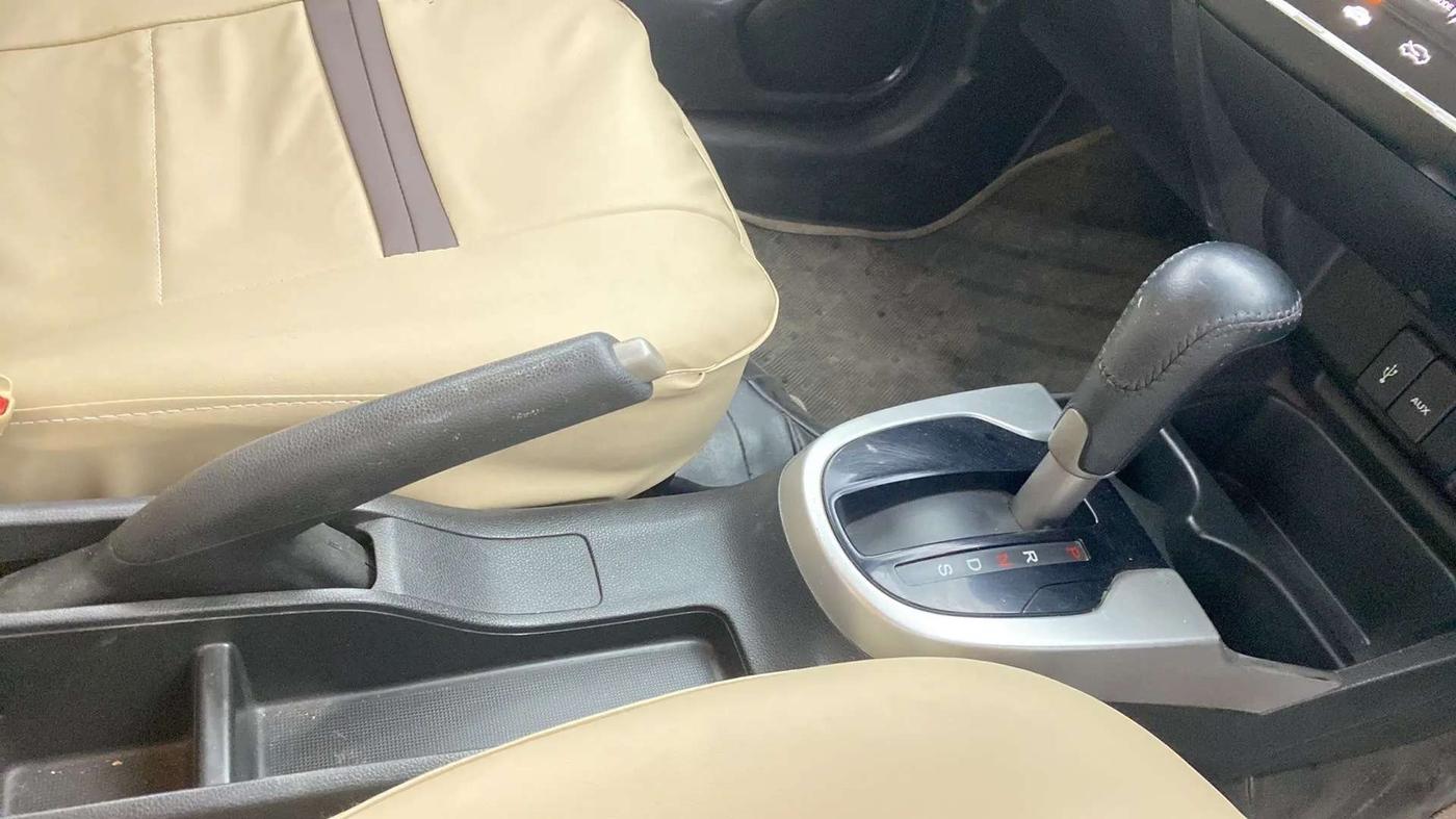 2018 Honda Jazz 1.2L I-VTEC V AT, Petrol, Automatic, 99,786 km, Gear Lever