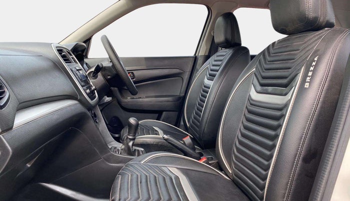 2022 Maruti Vitara Brezza LXI, Petrol, Manual, 10,011 km, Right Side Front Door Cabin