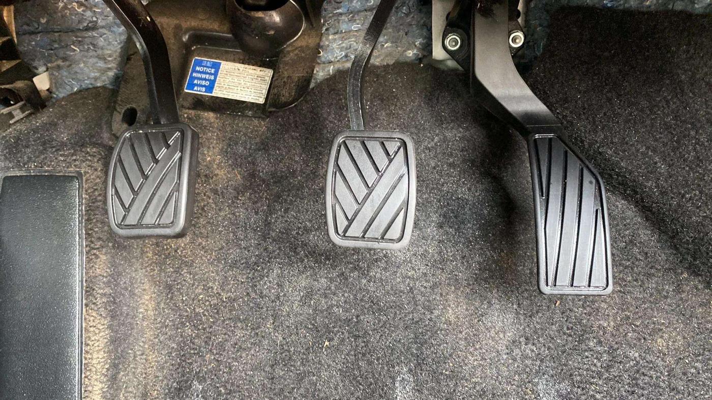 2022 Maruti Vitara Brezza LXI, Petrol, Manual, 10,011 km, Pedals