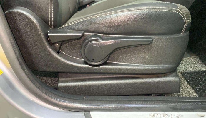 2019 Tata TIGOR XZA PLUS PETROL, Petrol, Automatic, 61,491 km, Driver Side Adjustment Panel