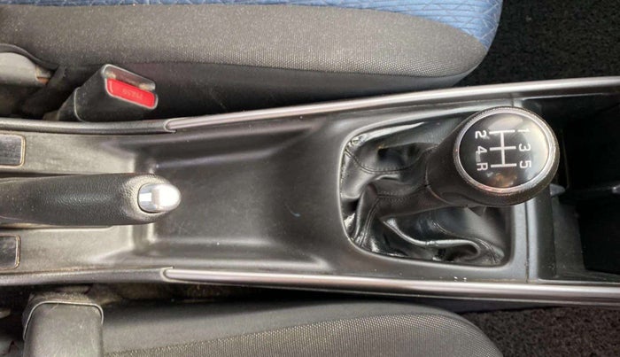 2019 Maruti Baleno DELTA DIESEL 1.3, Diesel, Manual, 87,262 km, Gear Lever