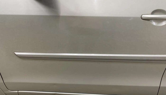 2016 Maruti Ertiga VDI SHVS, Diesel, Manual, 61,867 km, Front passenger door - Slightly dented