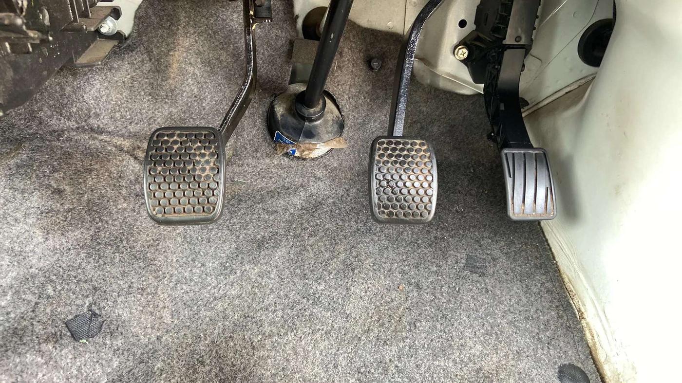 2022 Maruti Eeco 5 STR AC (O), Petrol, Manual, 11,982 km, Pedals