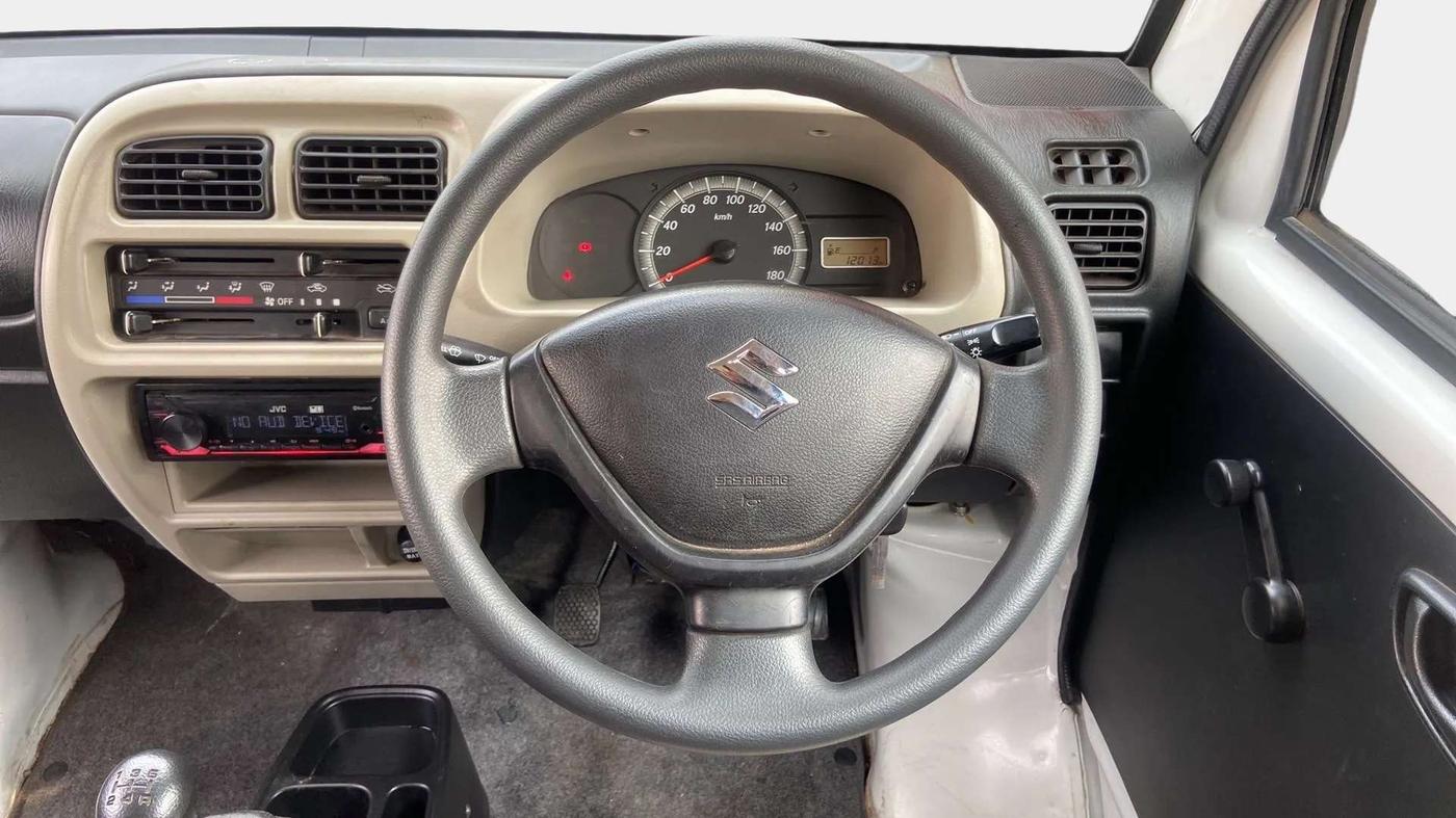 2022 Maruti Eeco 5 STR AC (O), Petrol, Manual, 11,982 km, Steering Wheel Close Up