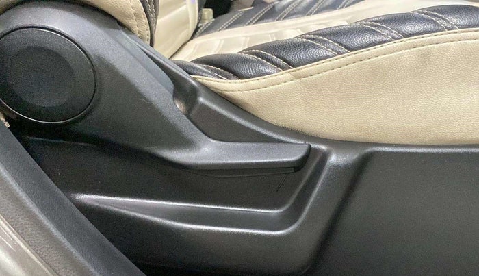 2019 Maruti New Wagon-R LXI CNG 1.0, CNG, Manual, 23,290 km, Driver Side Adjustment Panel