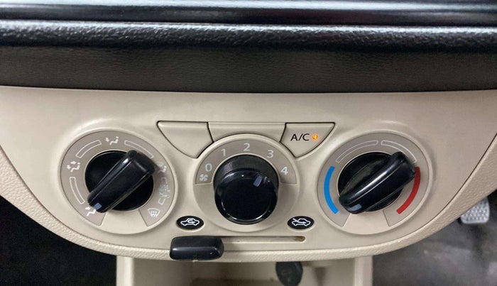 2021 Maruti Alto LXI, Petrol, Manual, 32,210 km, AC Unit - Directional switch has minor damage