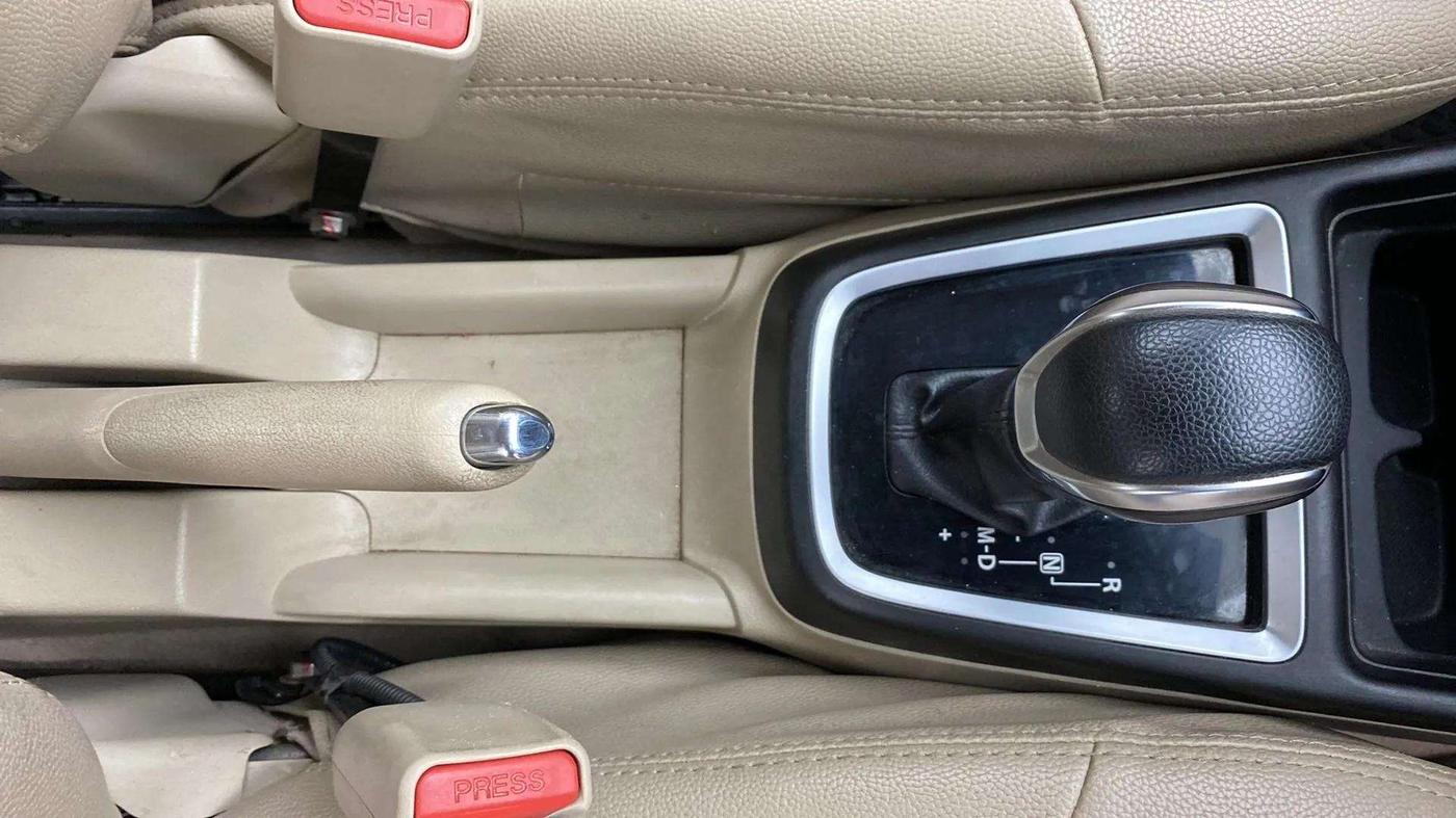 2018 Maruti Dzire ZXI PLUS AMT, Petrol, Automatic, 52,091 km, Gear Lever