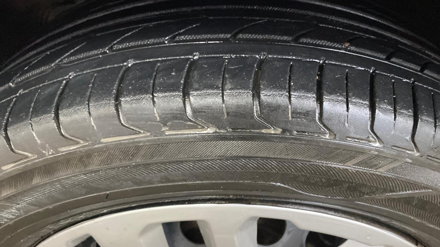 2018 Tata NEXON XE PETROL, Petrol, Manual, 84,911 km, Left Front Tyre Tread