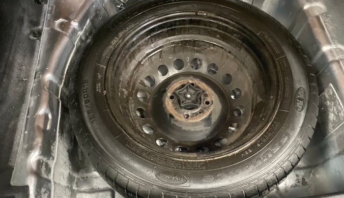 2018 Tata NEXON XE PETROL, Petrol, Manual, 83,505 km, Spare Tyre