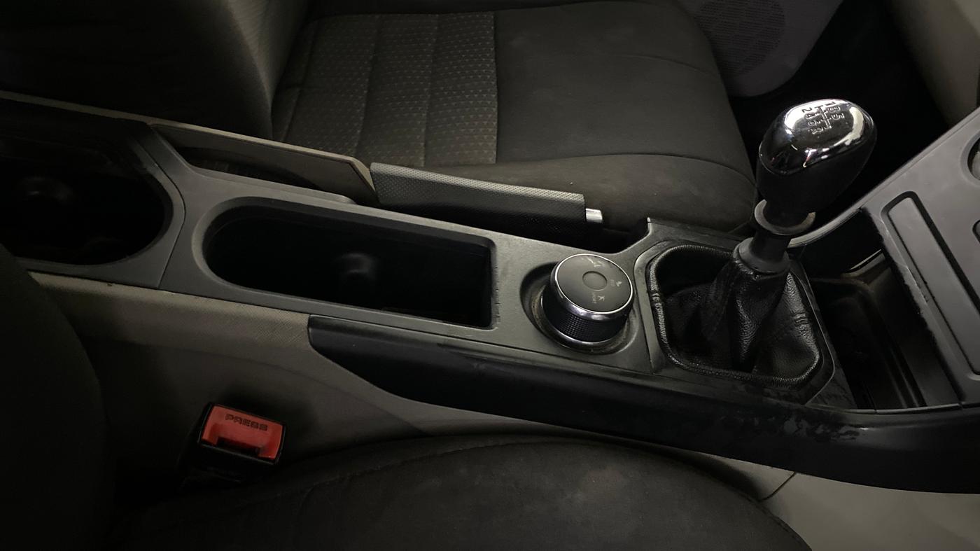 2018 Tata NEXON XE PETROL, Petrol, Manual, 84,911 km, Gear Lever