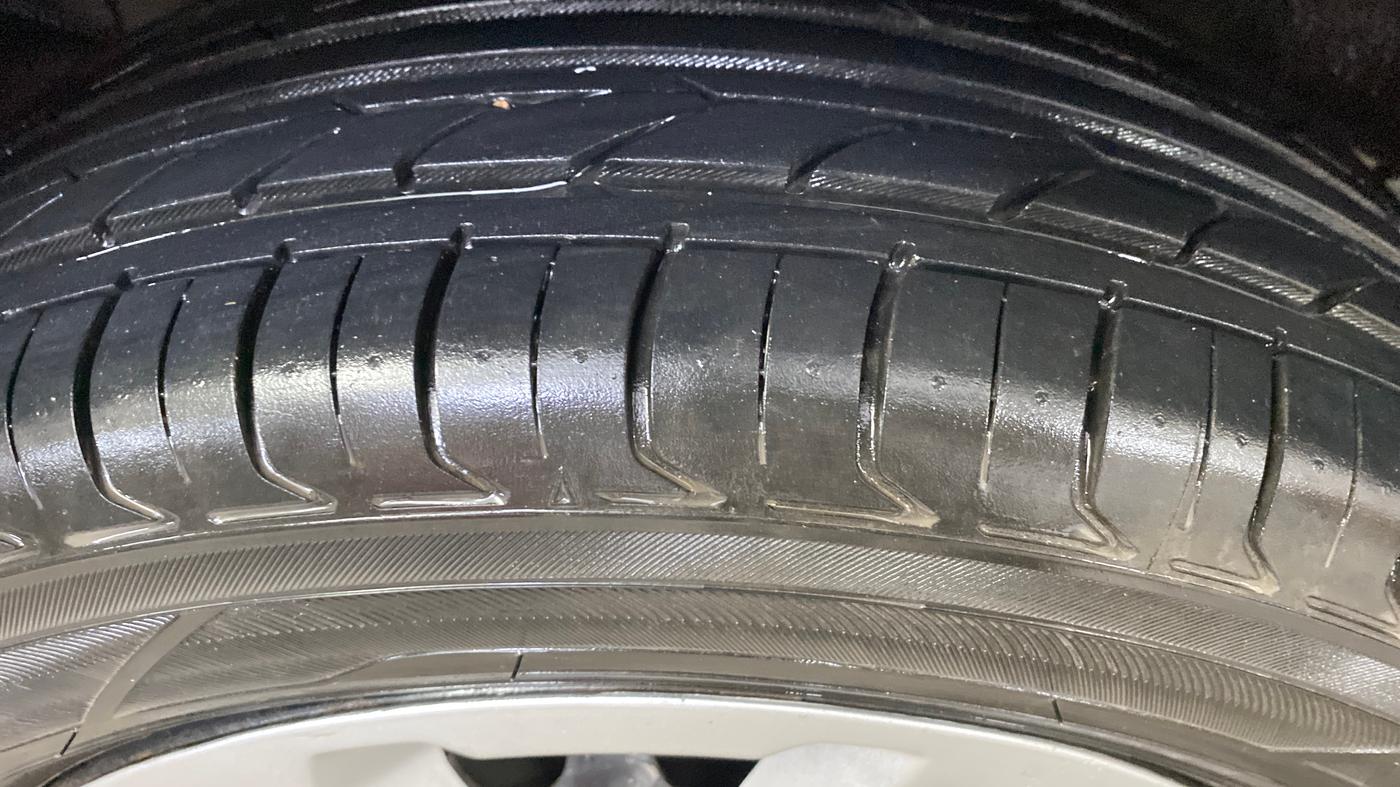 2018 Tata NEXON XE PETROL, Petrol, Manual, 84,911 km, Right Rear Tyre Tread