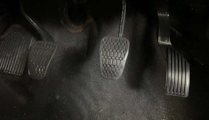 2018 Tata NEXON XE PETROL, Petrol, Manual, 83,505 km, Pedals