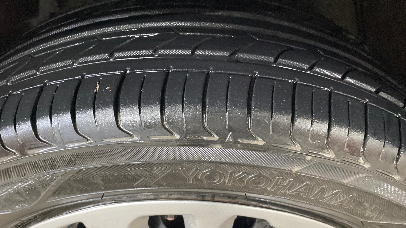 2018 Tata NEXON XE PETROL, Petrol, Manual, 84,911 km, Right Front Tyre Tread