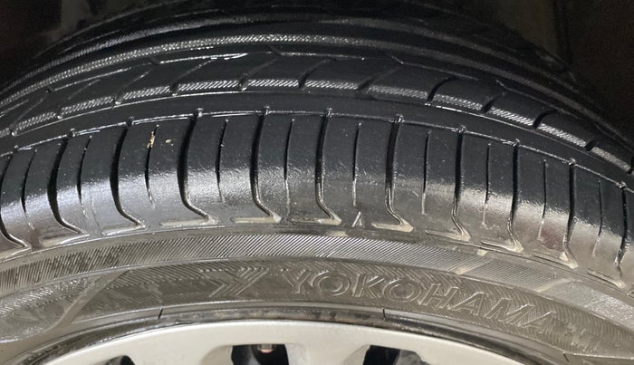 2018 Tata NEXON XE PETROL, Petrol, Manual, 83,505 km, Right Front Tyre Tread