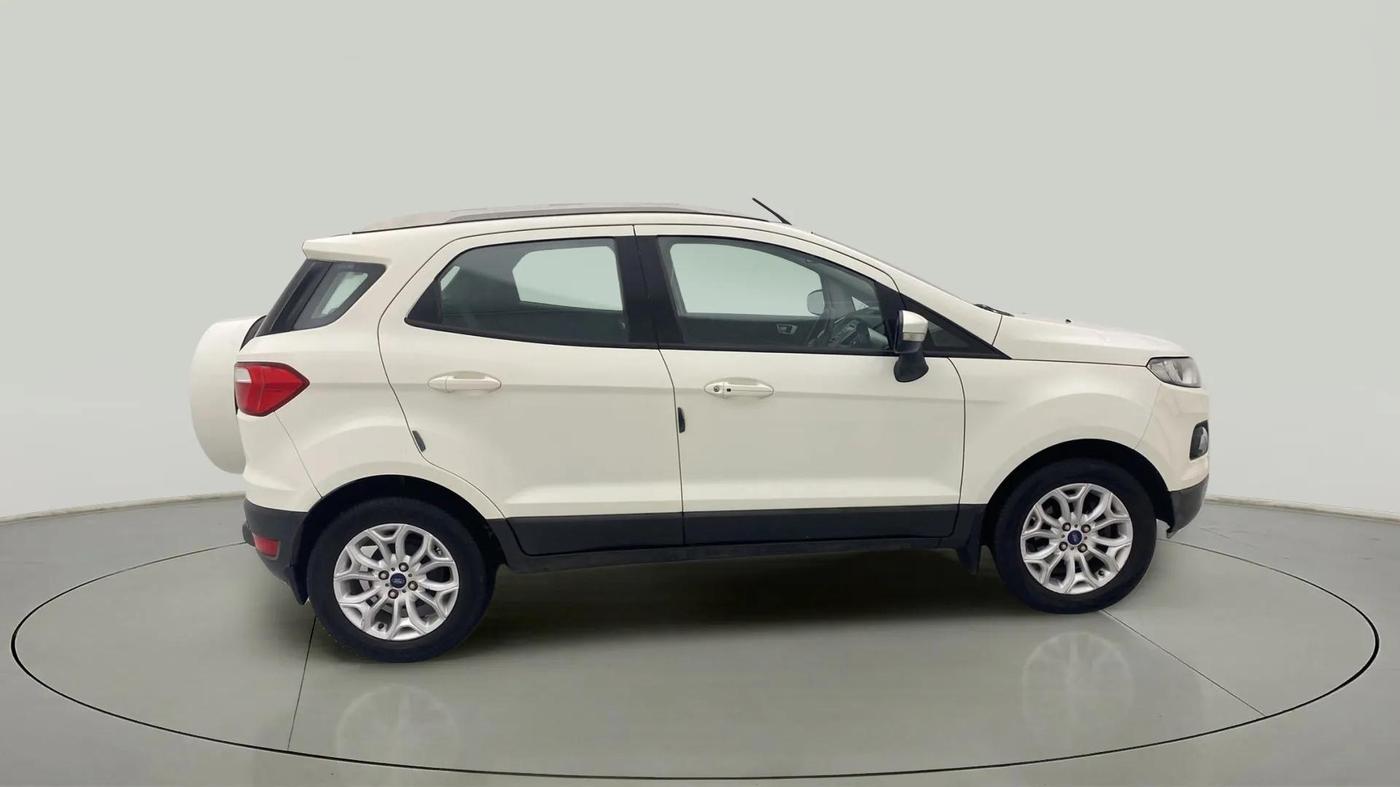 2015 Ford Ecosport TITANIUM+ 1.0L ECOBOOST, Petrol, Manual, 1,08,945 km, Right Side View