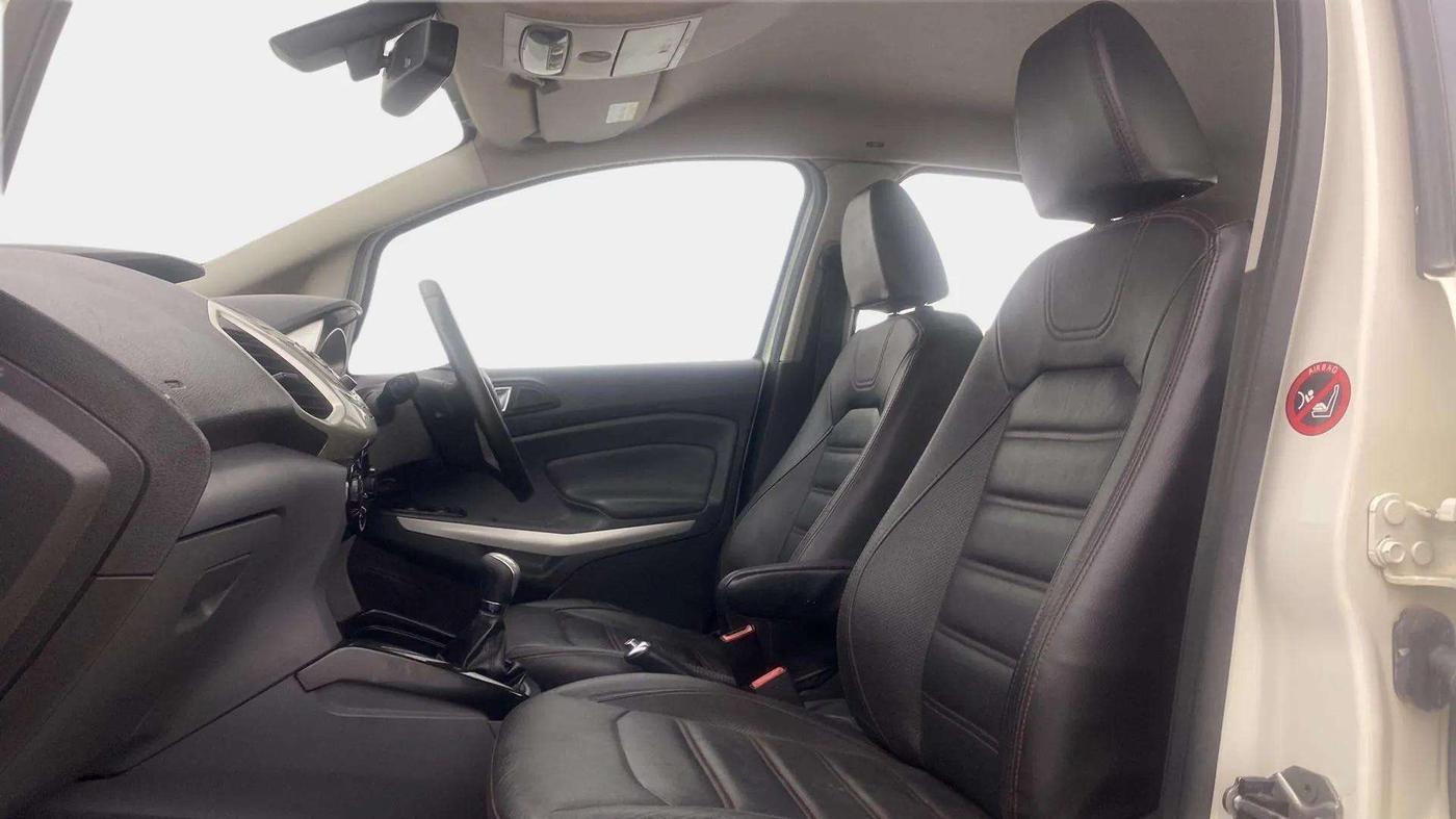 2015 Ford Ecosport TITANIUM+ 1.0L ECOBOOST, Petrol, Manual, 1,08,945 km, Right Side Front Door Cabin
