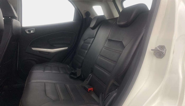 2015 Ford Ecosport TITANIUM+ 1.0L ECOBOOST, Petrol, Manual, 1,08,945 km, Right Side Rear Door Cabin