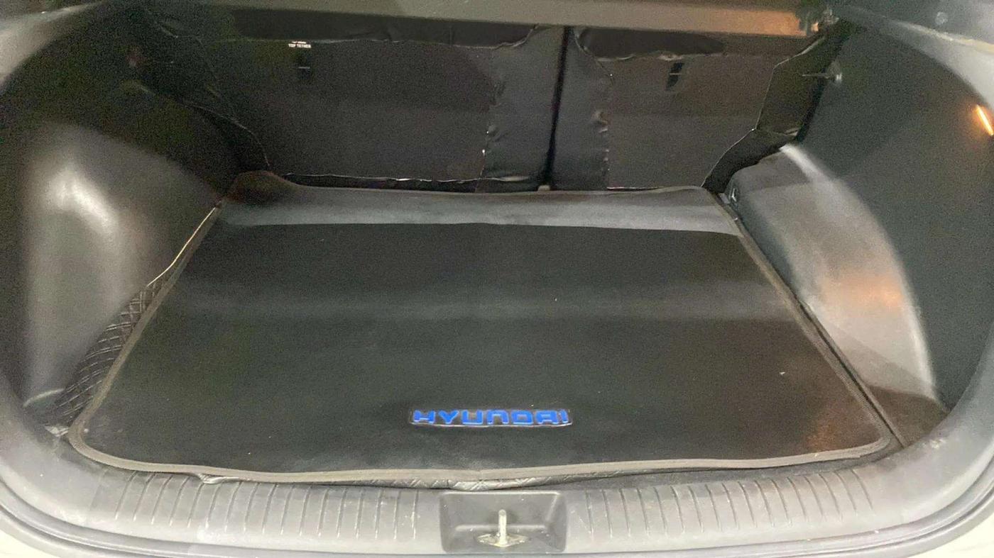 2017 Hyundai Creta SX PLUS AT 1.6 PETROL, Petrol, Automatic, 82,050 km, Boot Inside